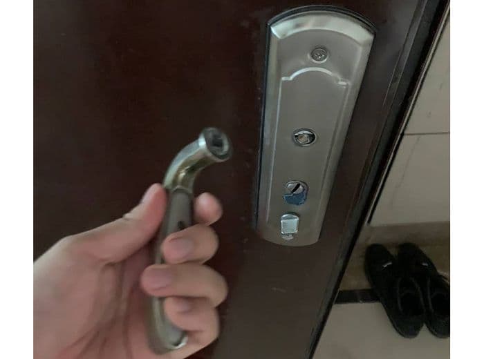 坏了的机械门锁